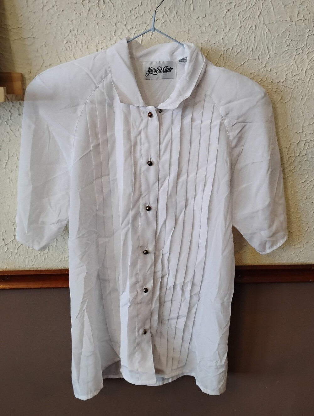 White Pleated Short-Sleeve Women 's Shirt